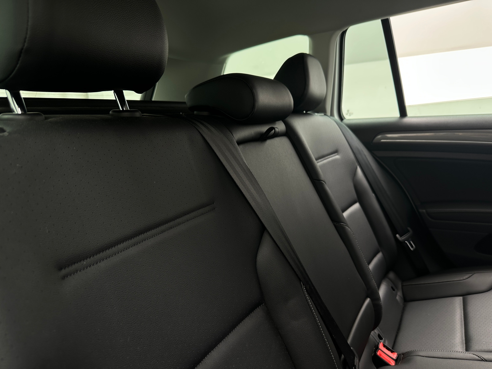 Thumbnail: 2017 Volkswagen Golf - 5