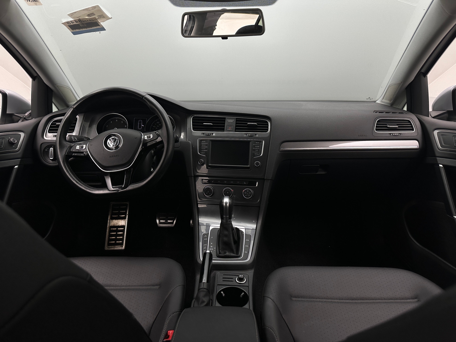 Thumbnail: 2017 Volkswagen Golf - 2