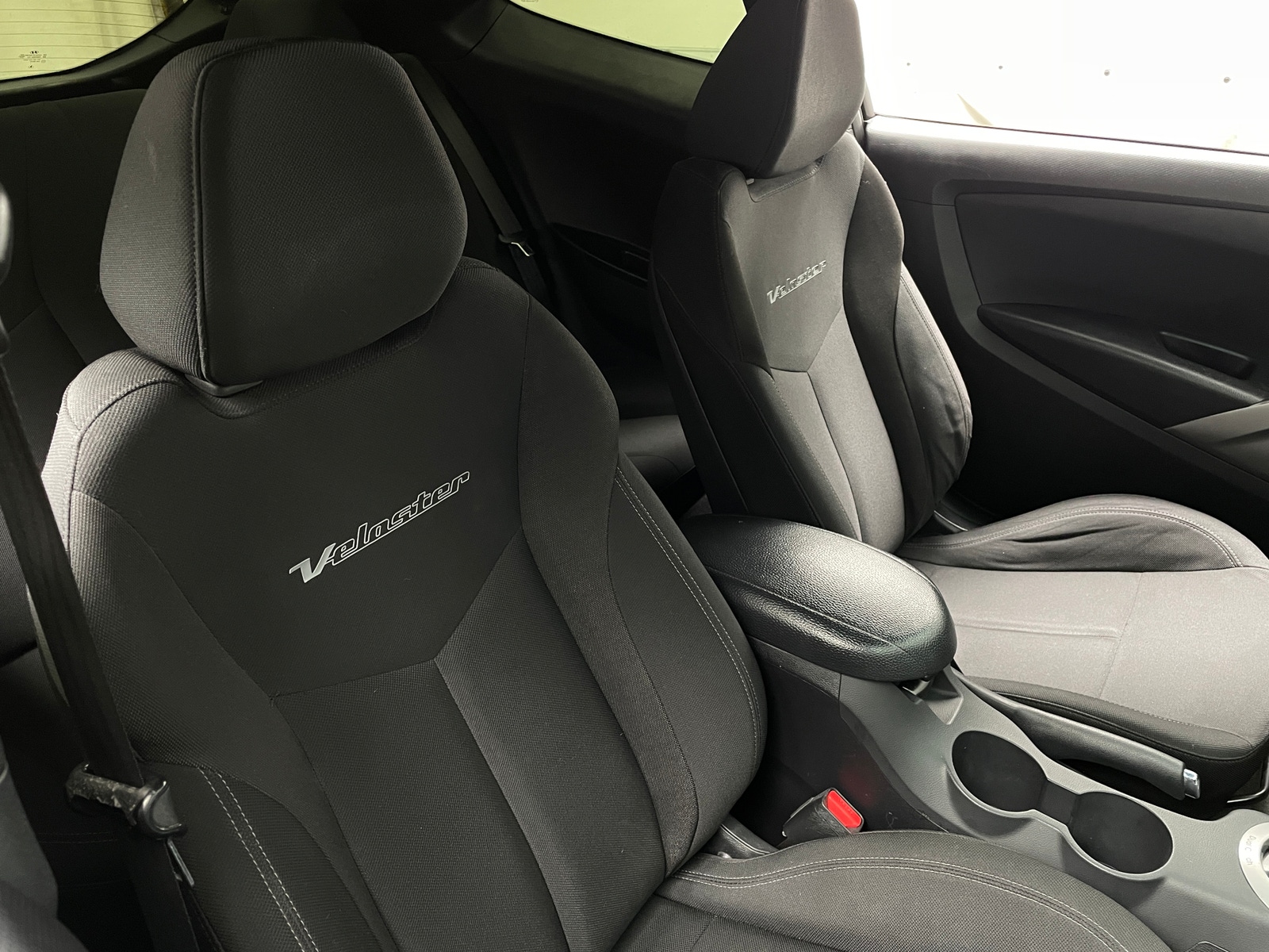 Thumbnail: 2017 Hyundai Veloster - 2