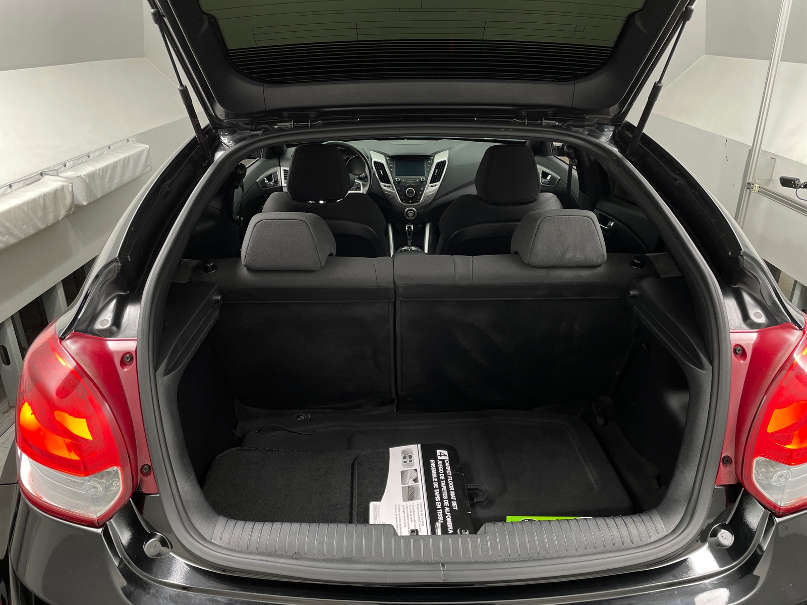 Thumbnail: 2017 Hyundai Veloster - 5