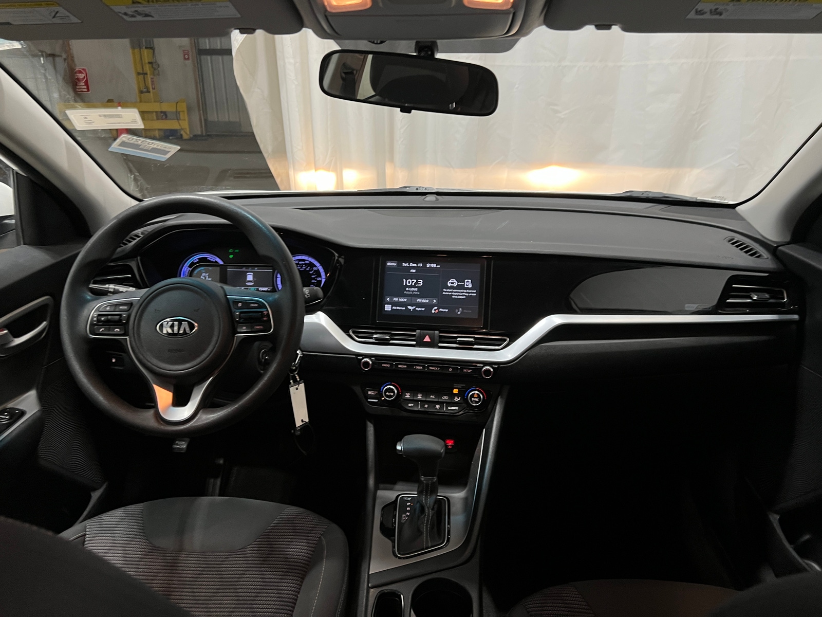 Thumbnail: 2021 Kia Niro - 3