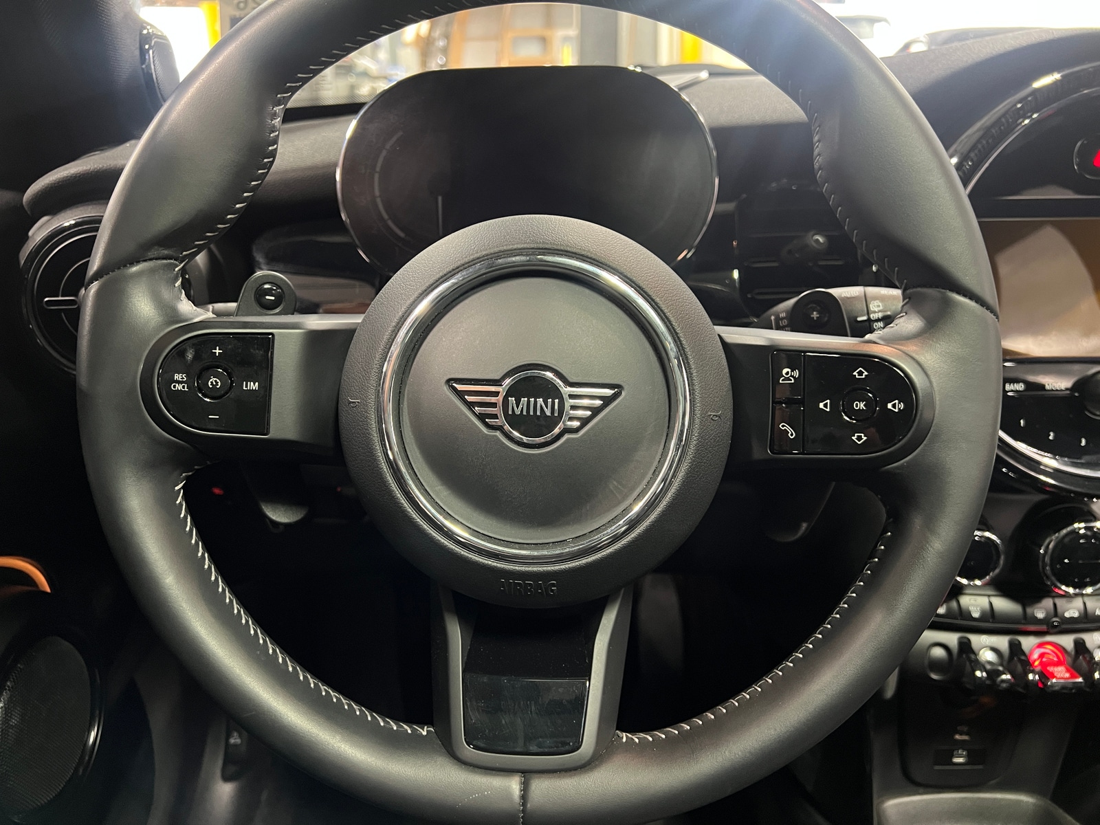 Thumbnail: 2023 MINI Cooper Hardtop - 4