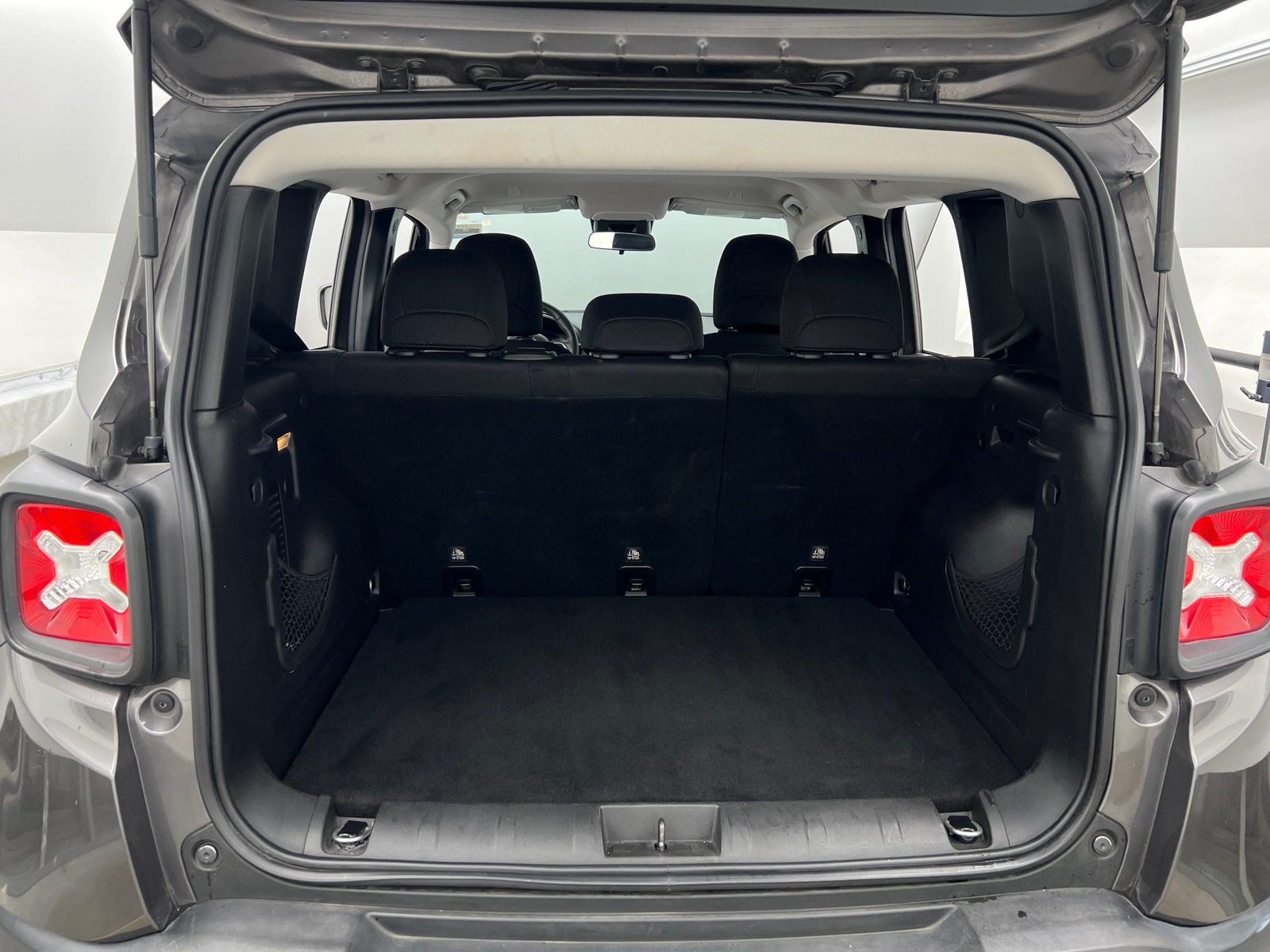 Thumbnail: 2019 Jeep Renegade - 7