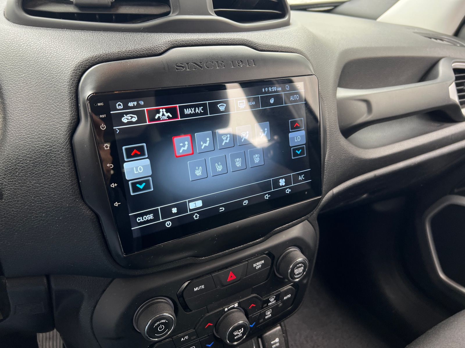 Thumbnail: 2019 Jeep Renegade - 4