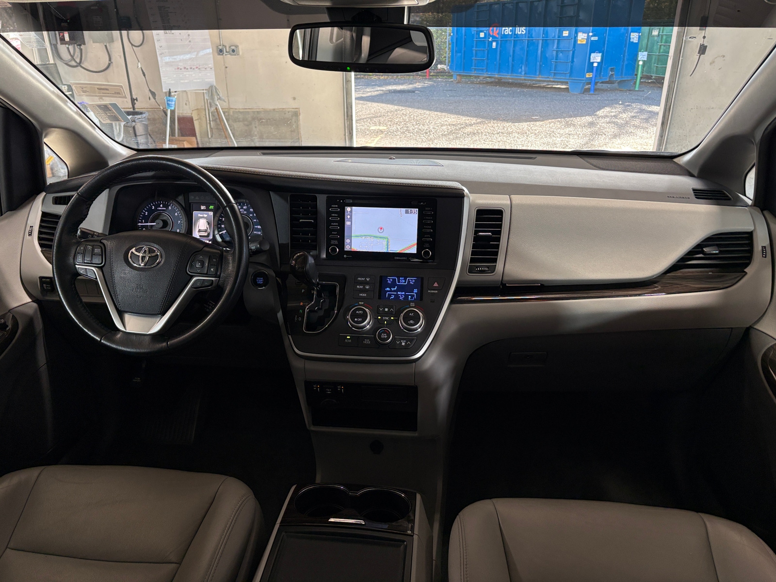 Thumbnail: 2020 Toyota Sienna - 2