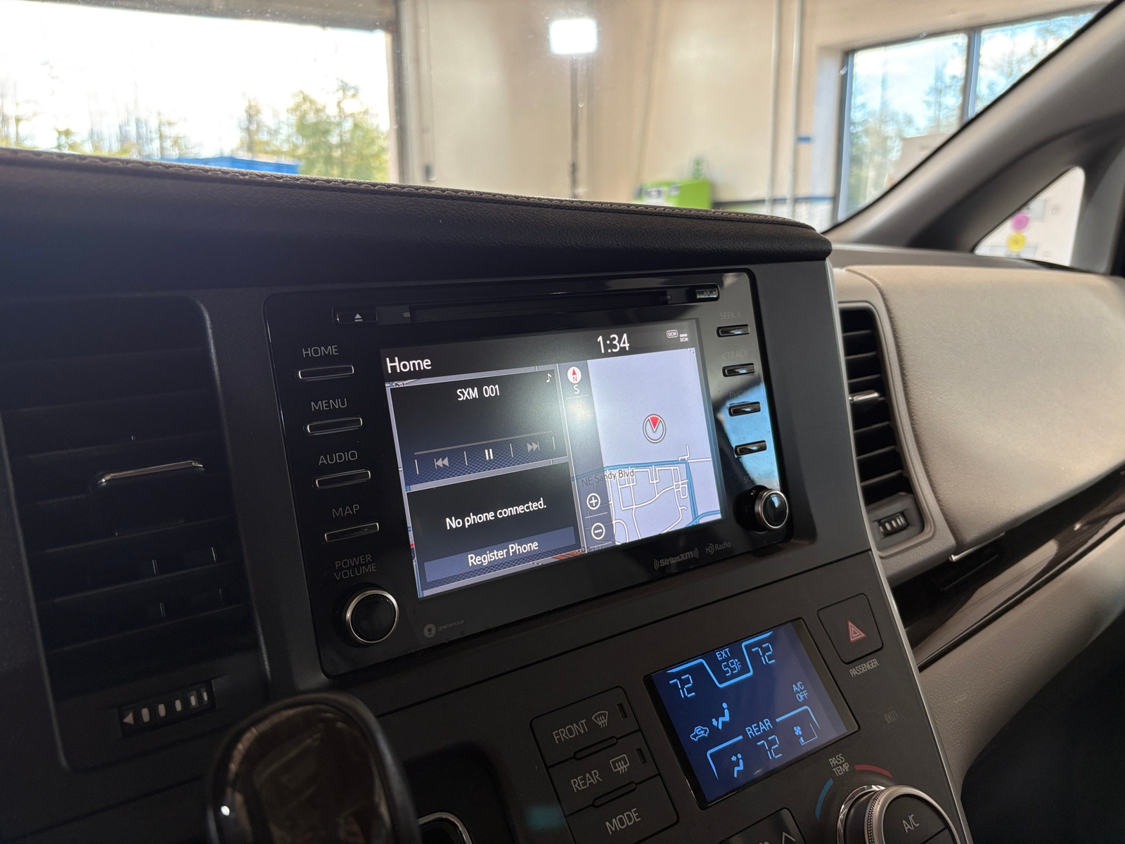 Thumbnail: 2020 Toyota Sienna - 3