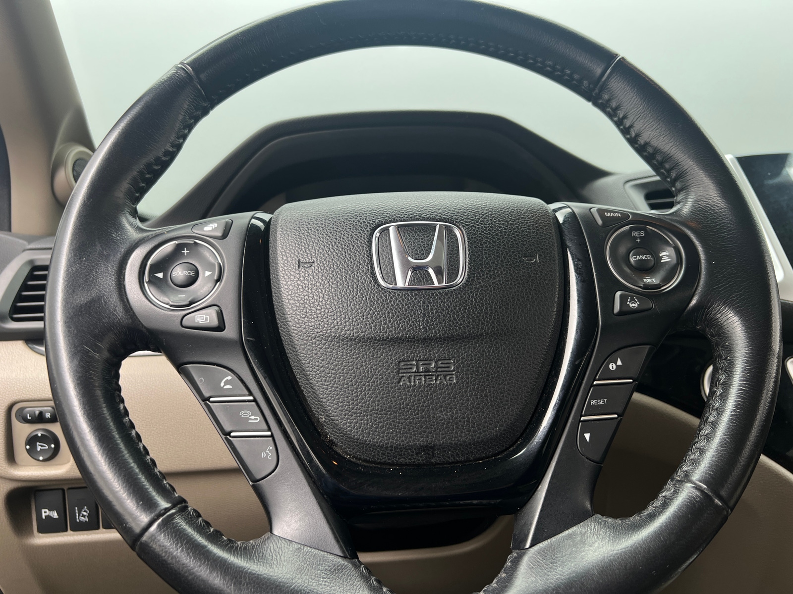 Thumbnail: 2016 Honda Pilot - 4