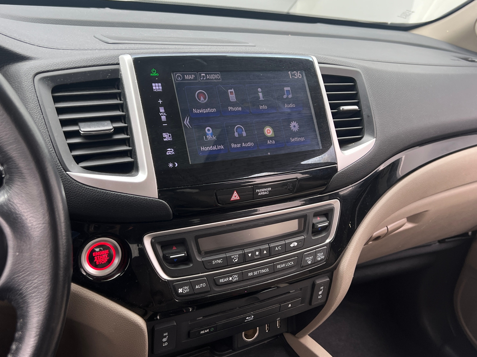 Thumbnail: 2016 Honda Pilot - 3