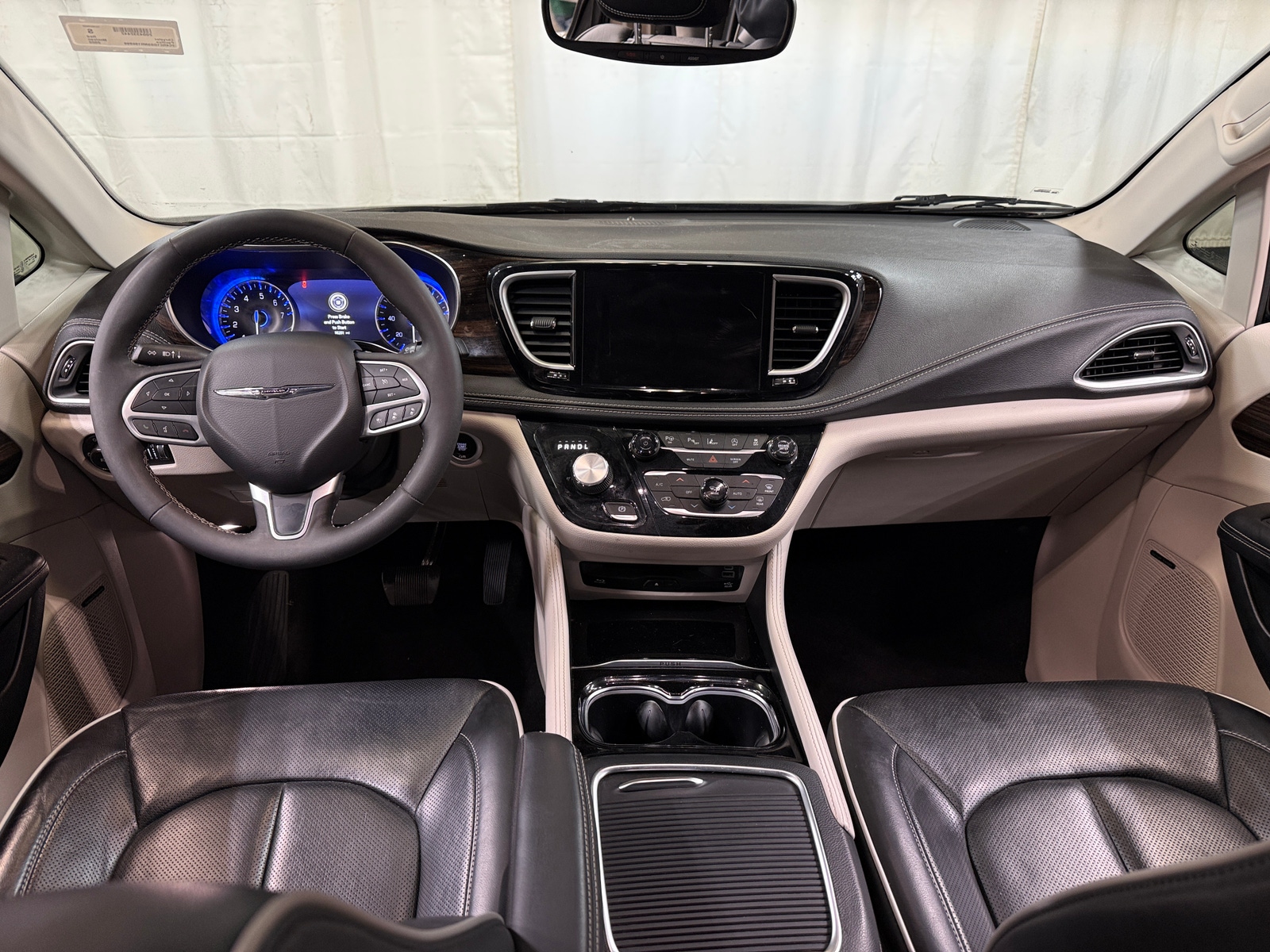 Thumbnail: 2022 Chrysler Pacifica - 2