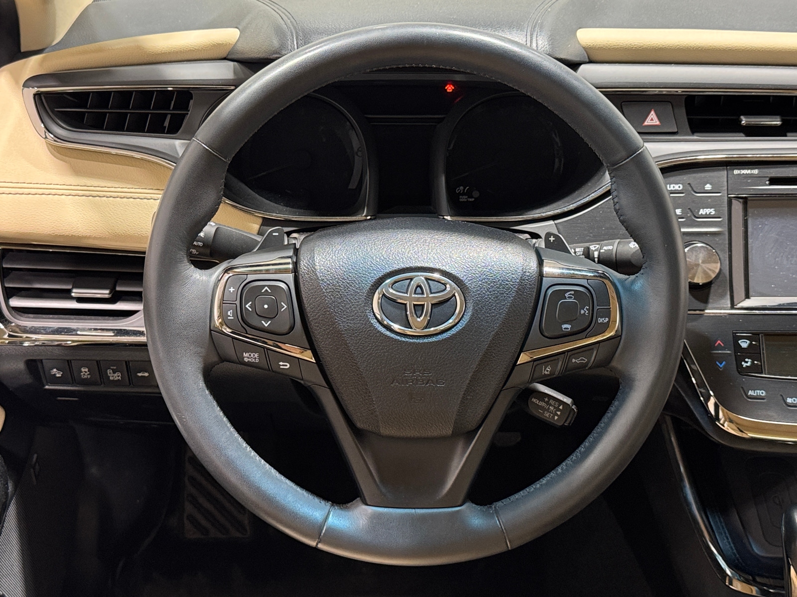 Thumbnail: 2016 Toyota Avalon - 4