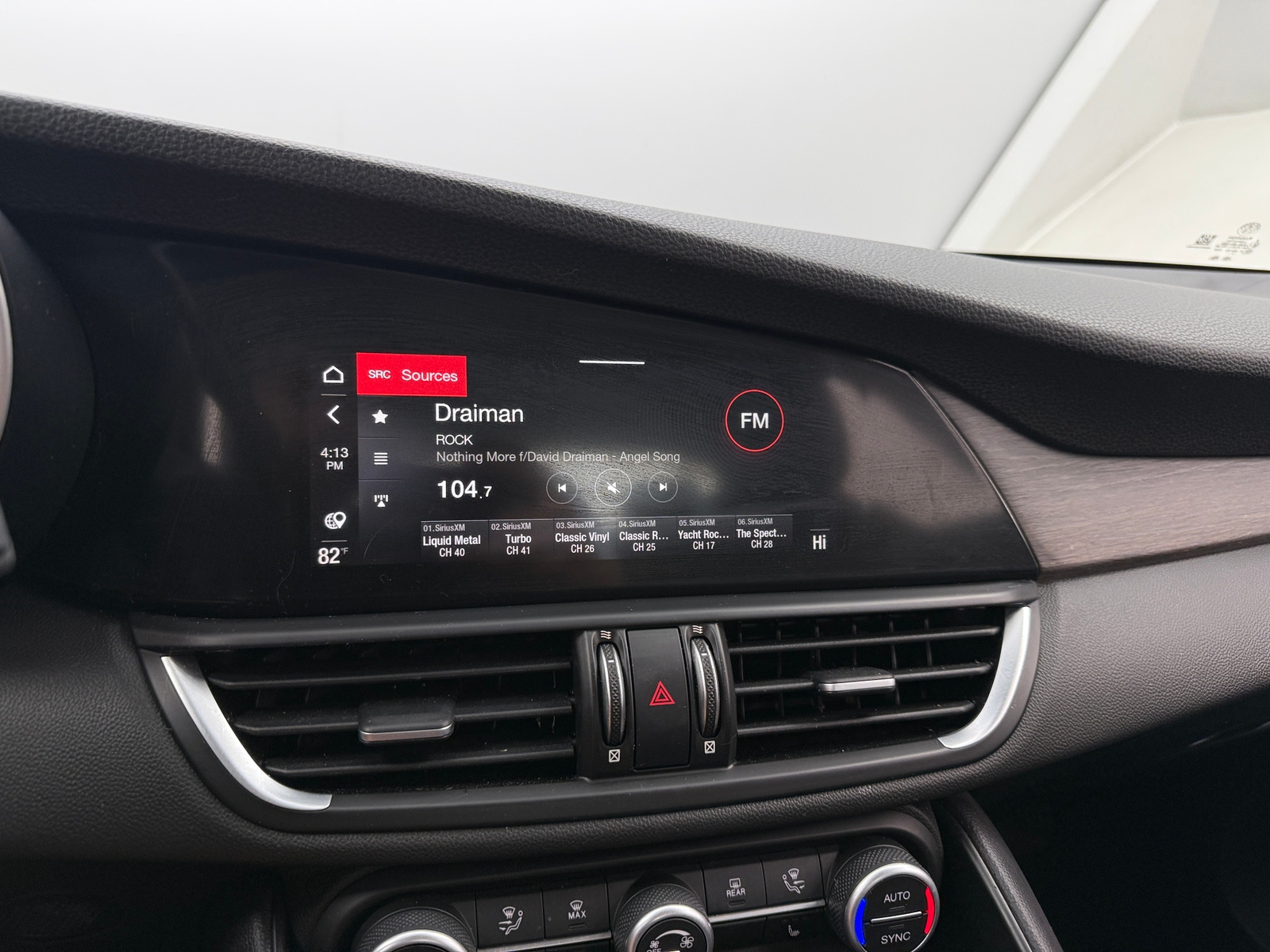 Thumbnail: 2021 Alfa Romeo Giulia - 3