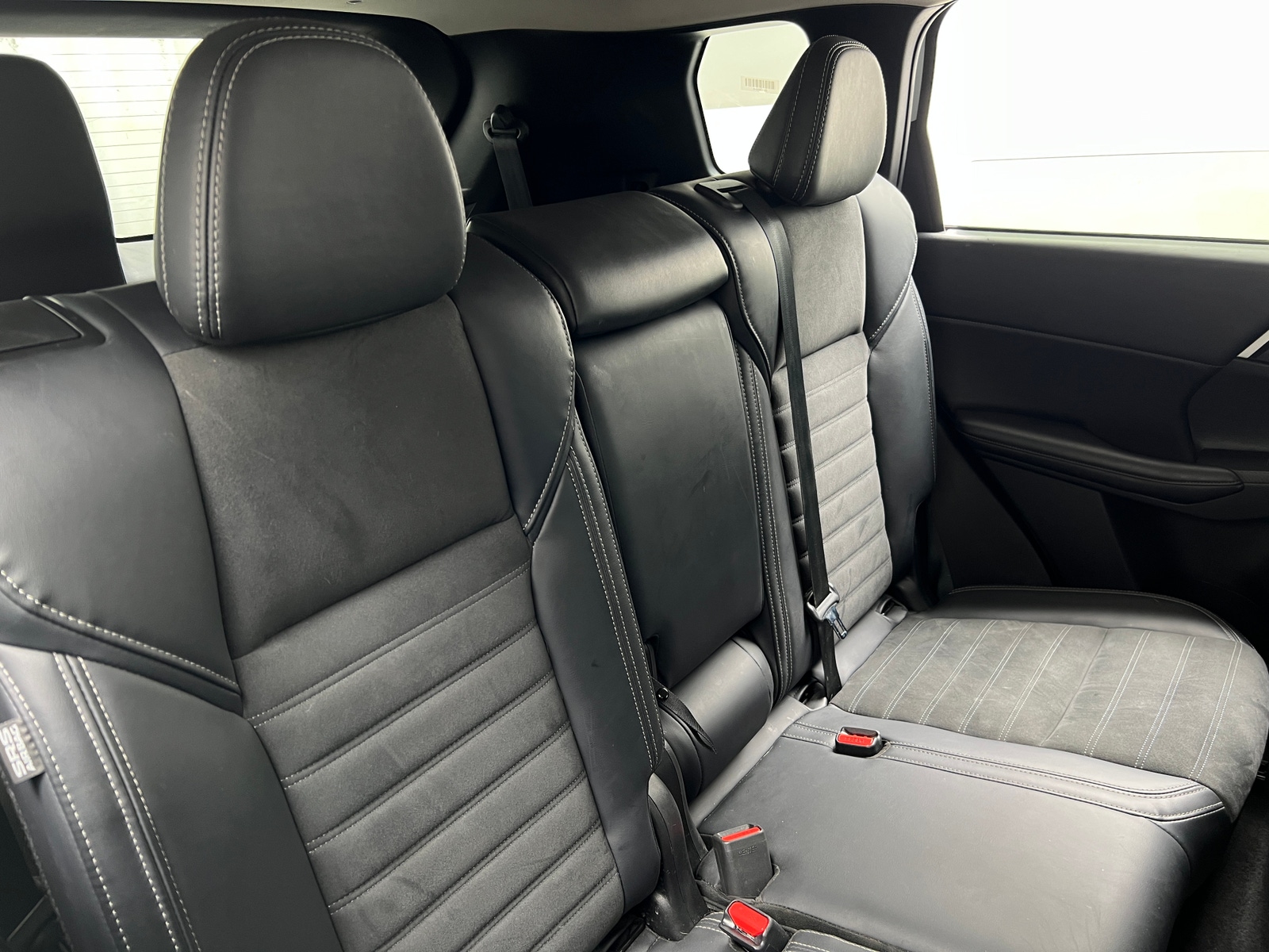 Thumbnail: 2024 Mitsubishi Outlander - 5