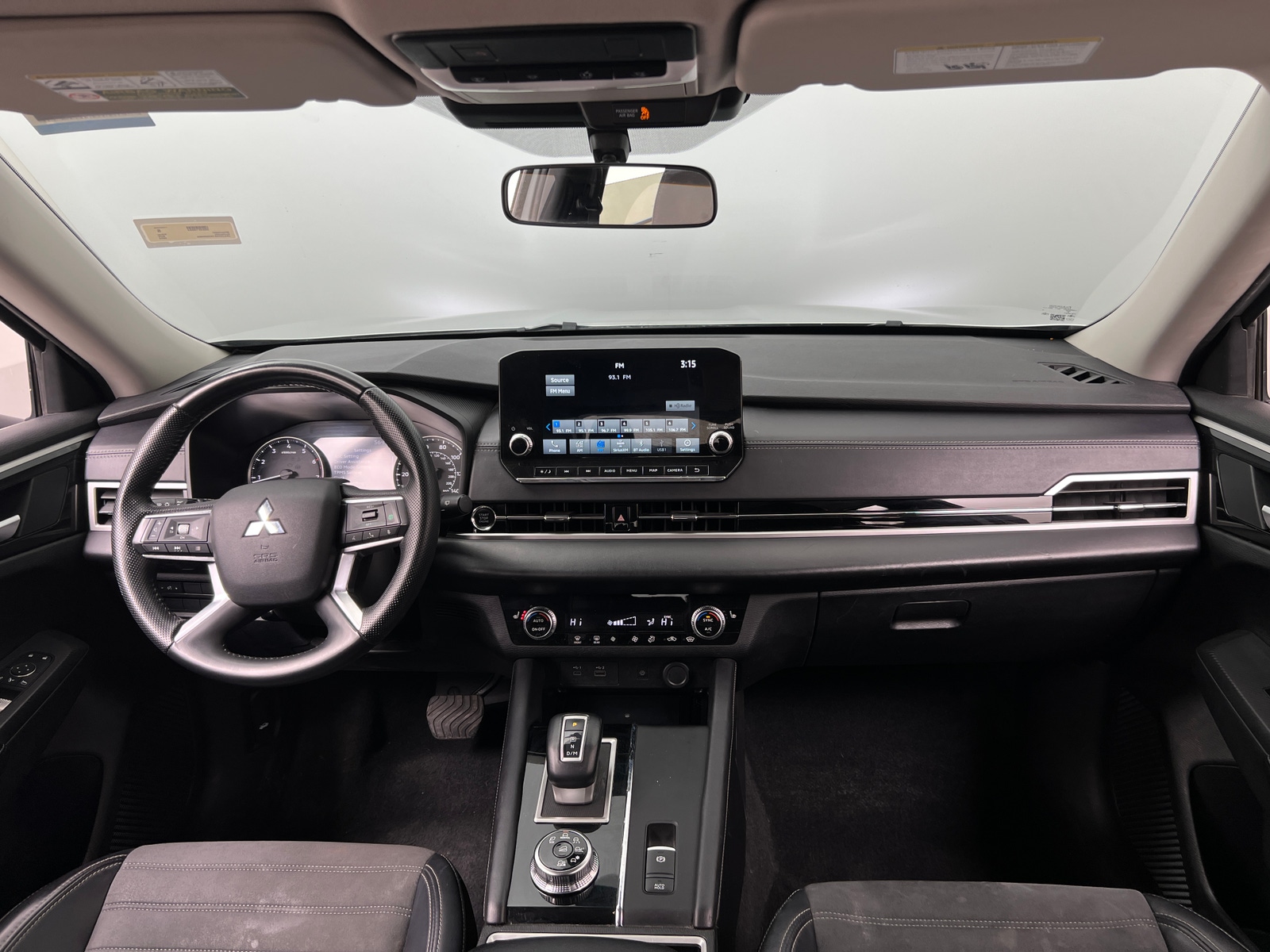 Thumbnail: 2024 Mitsubishi Outlander - 2