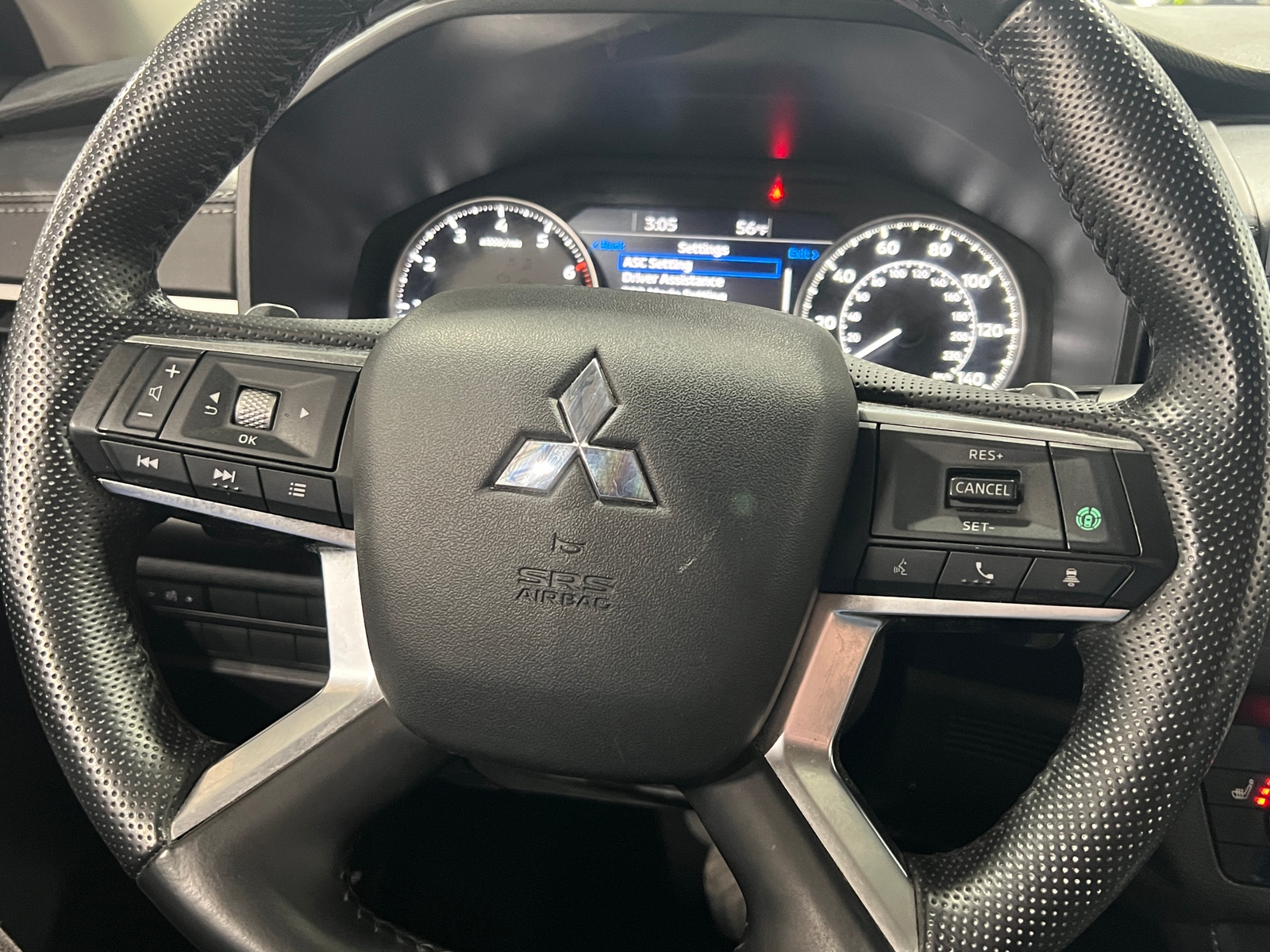 Thumbnail: 2024 Mitsubishi Outlander - 4