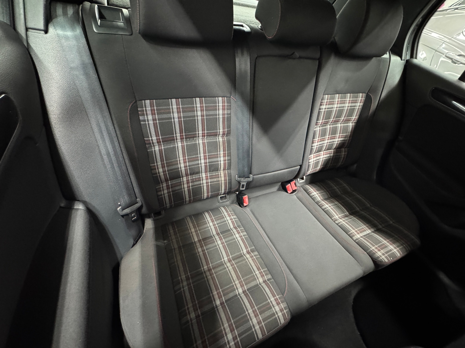 Thumbnail: 2011 Volkswagen Golf - 6