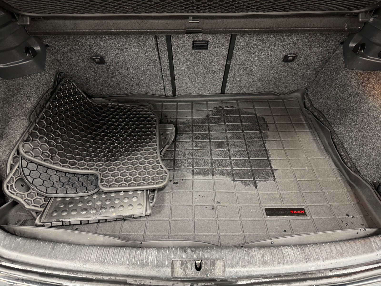 Thumbnail: 2011 Volkswagen Golf - 7