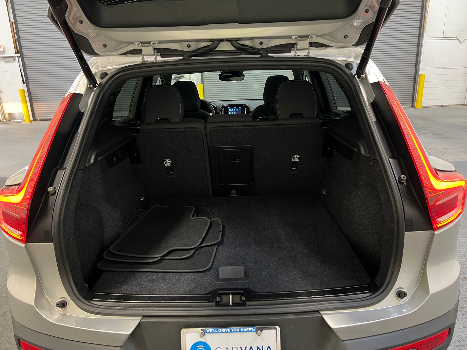 Thumbnail: 2024 Volvo XC40 - 7