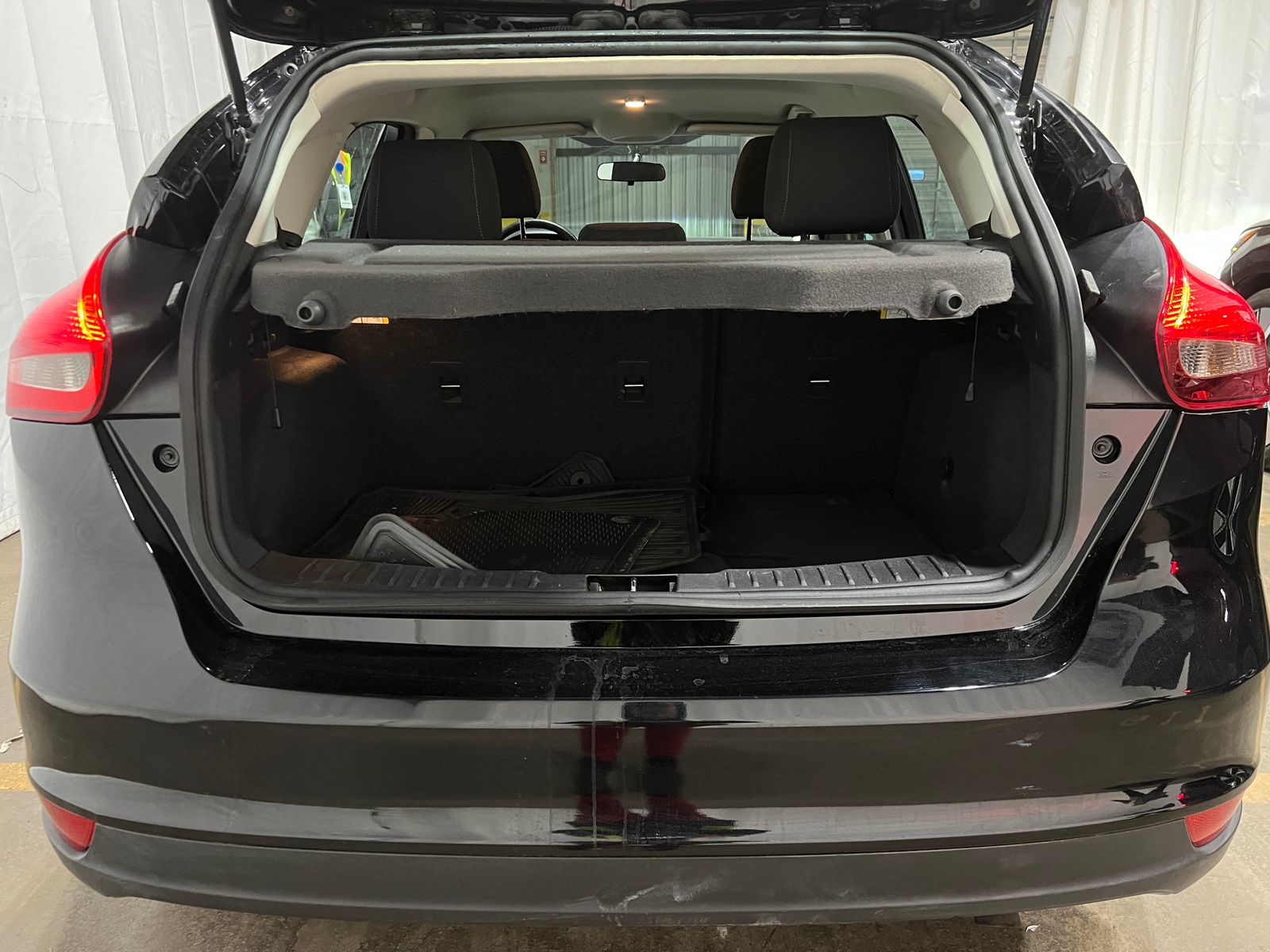 Thumbnail: 2018 Ford Focus - 7