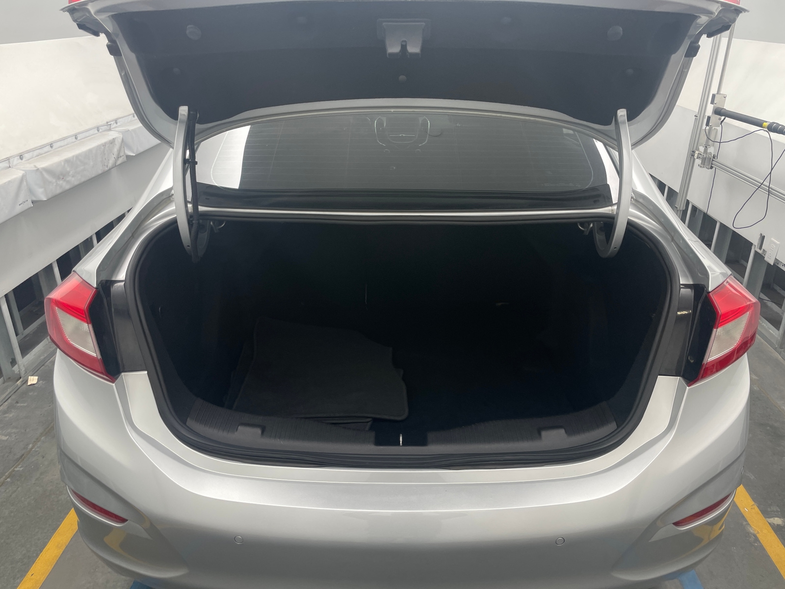 Thumbnail: 2018 Chevrolet Cruze - 7