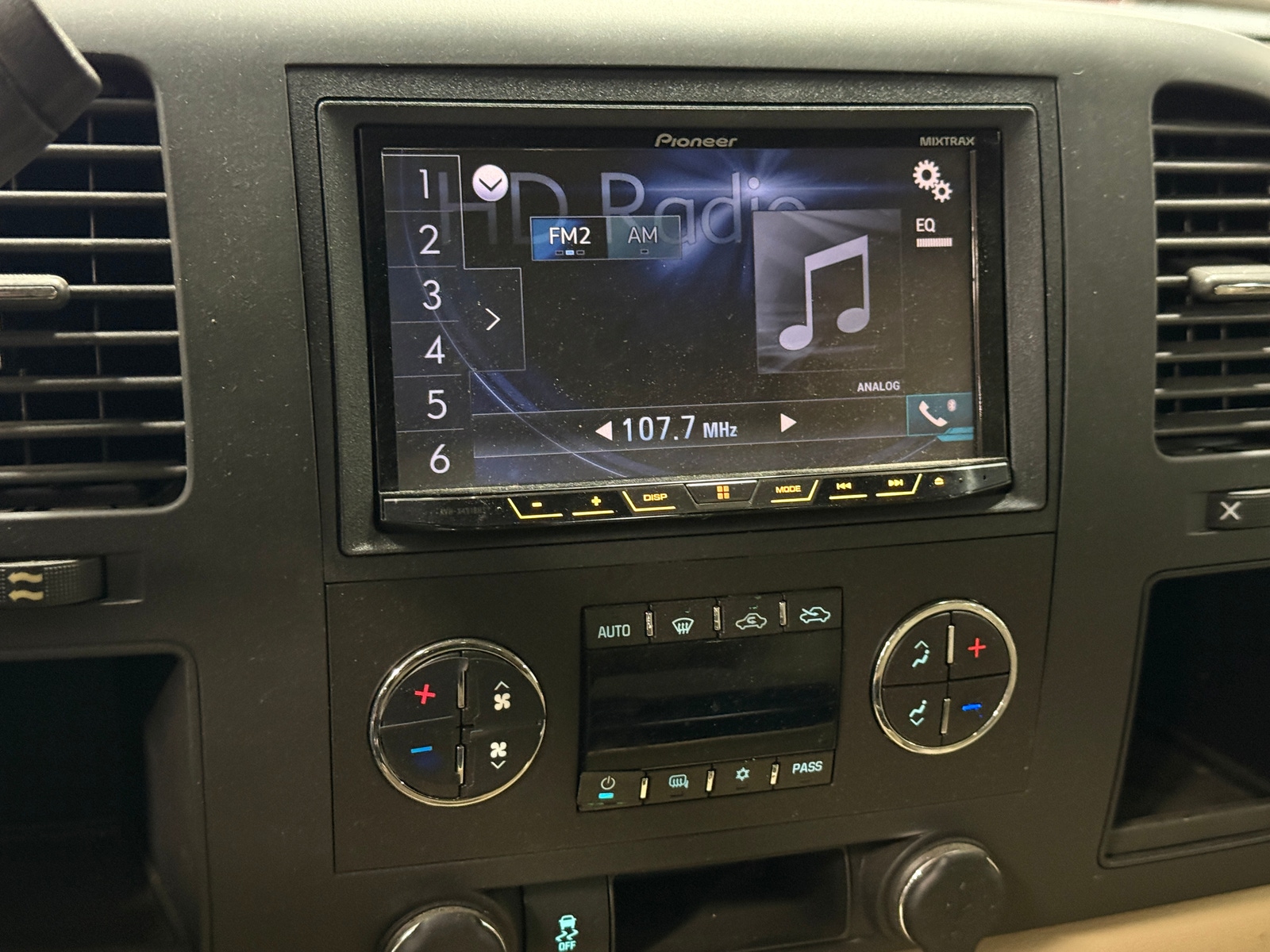 Thumbnail: 2012 Chevrolet Silverado 1500 - 3