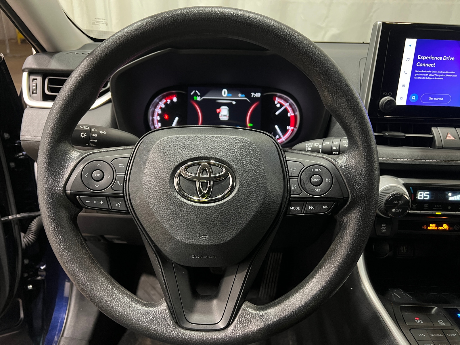 Thumbnail: 2025 Toyota RAV4 - 5