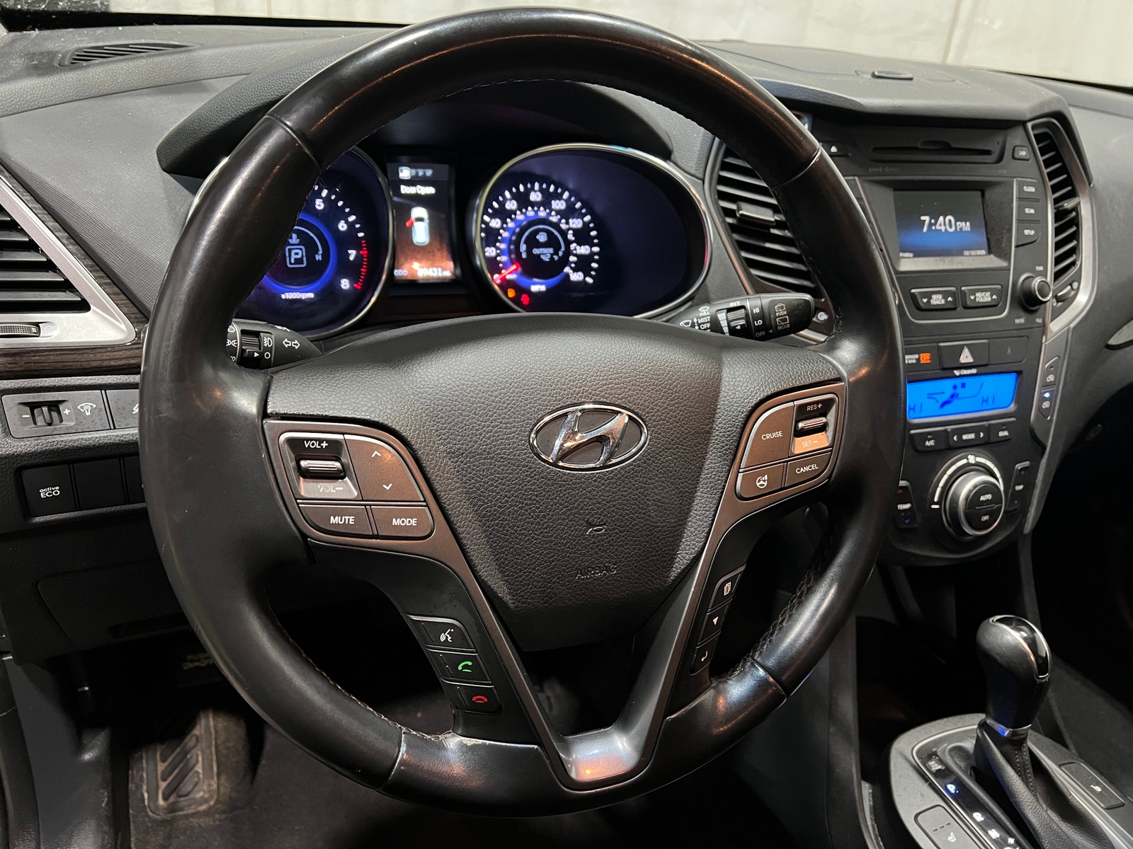 Thumbnail: 2016 Hyundai Santa Fe - 3