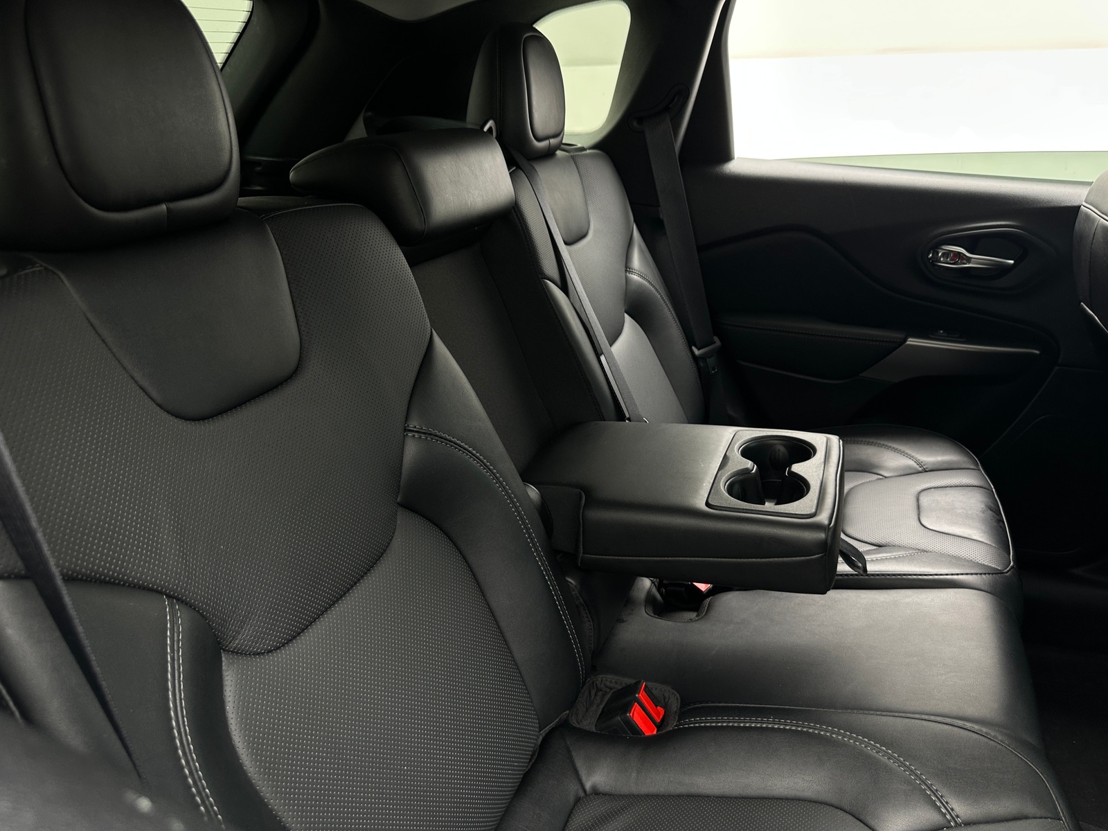 Thumbnail: 2022 Jeep Cherokee - 5