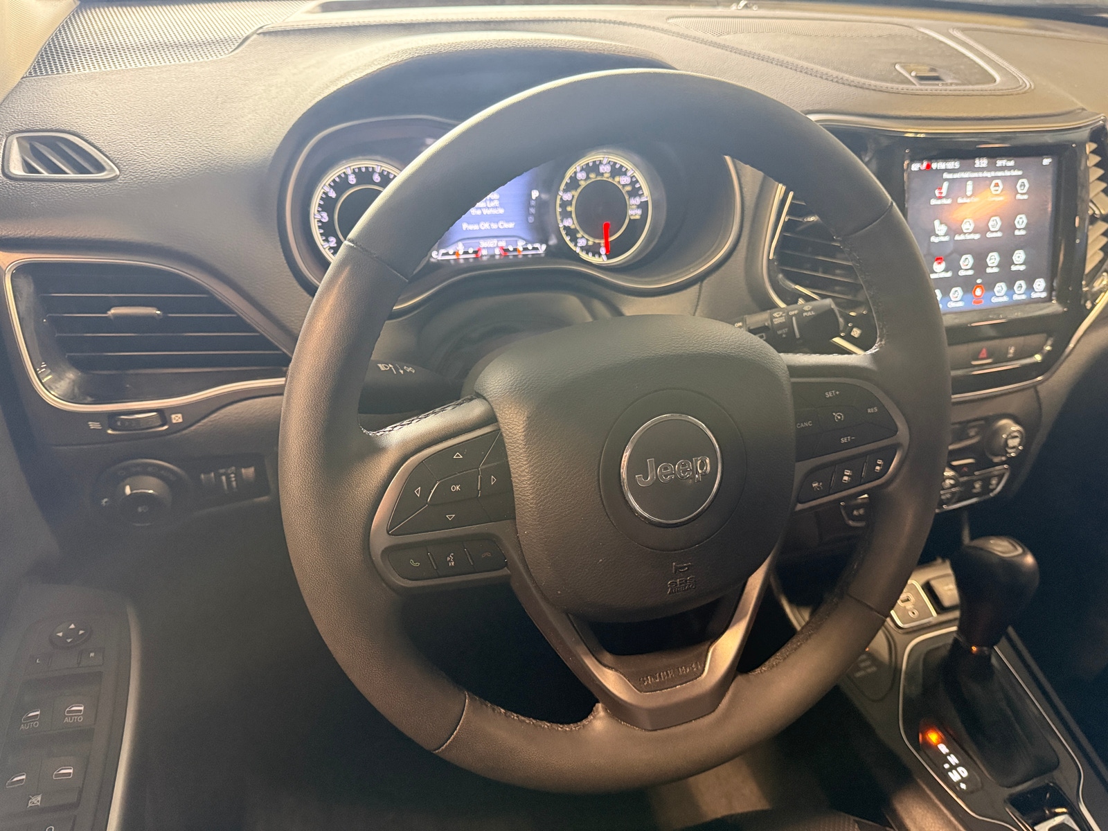 Thumbnail: 2022 Jeep Cherokee - 4