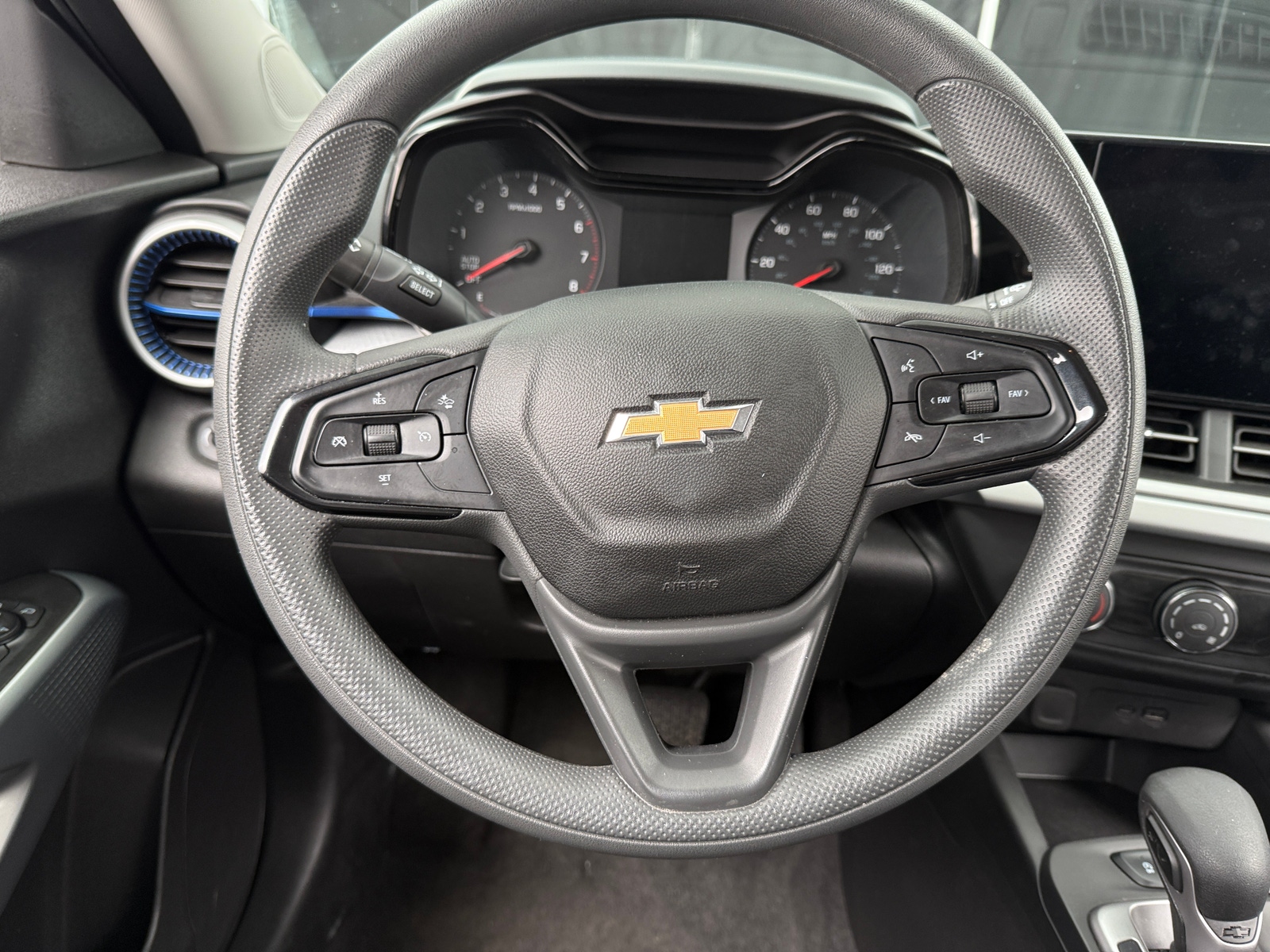 Thumbnail: 2025 Chevrolet Trax - 5
