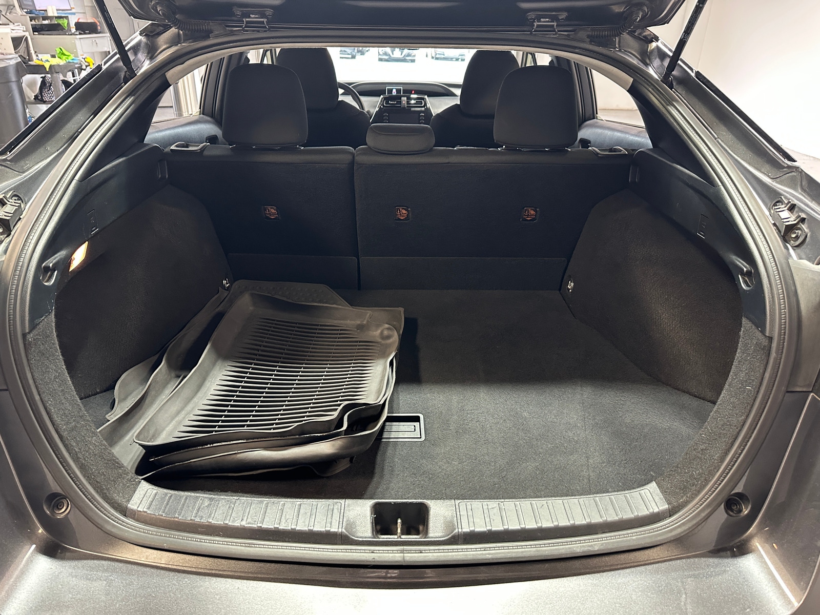 Thumbnail: 2022 Toyota Prius - 7