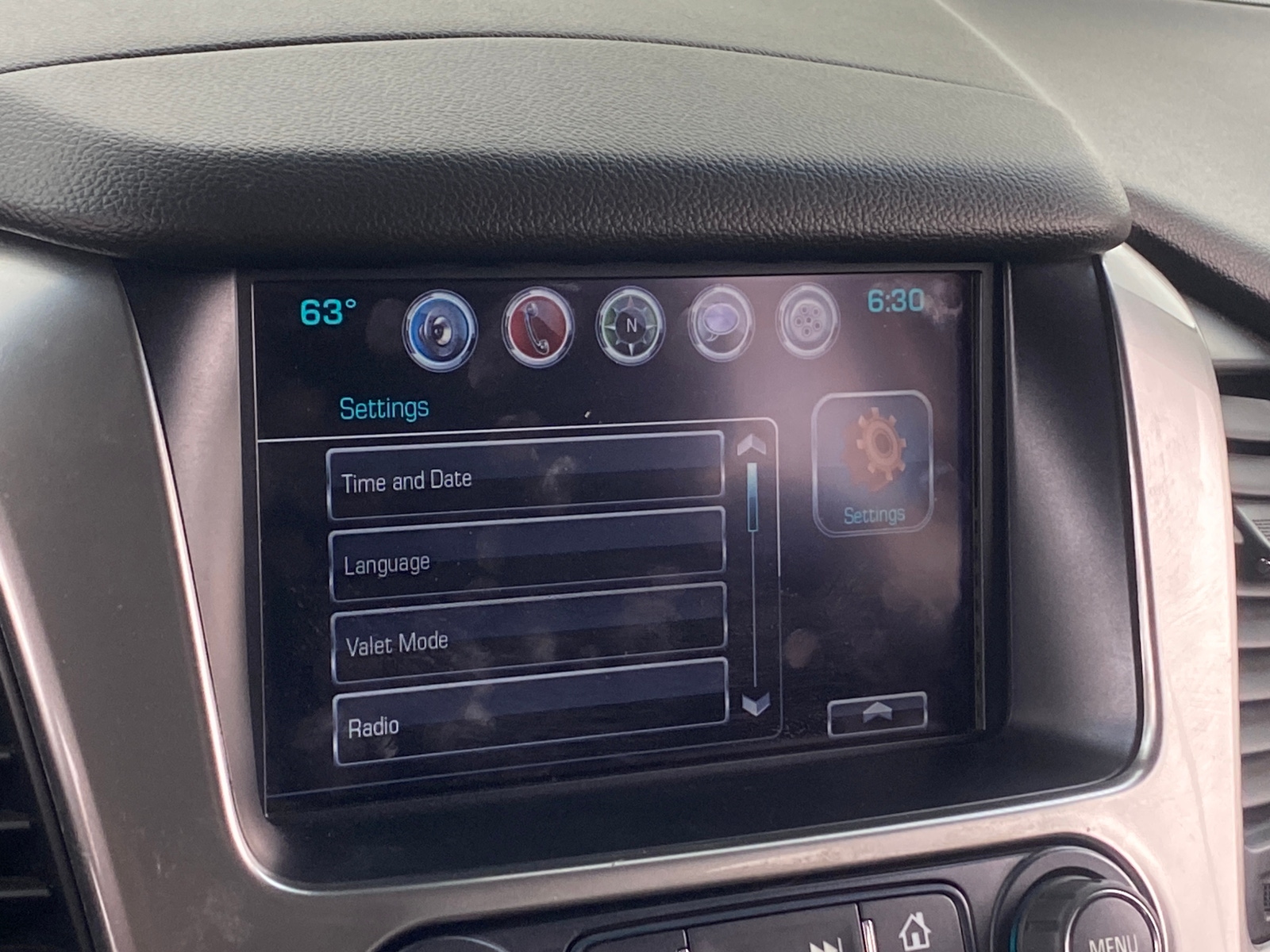 Thumbnail: 2016 Chevrolet Suburban - 3