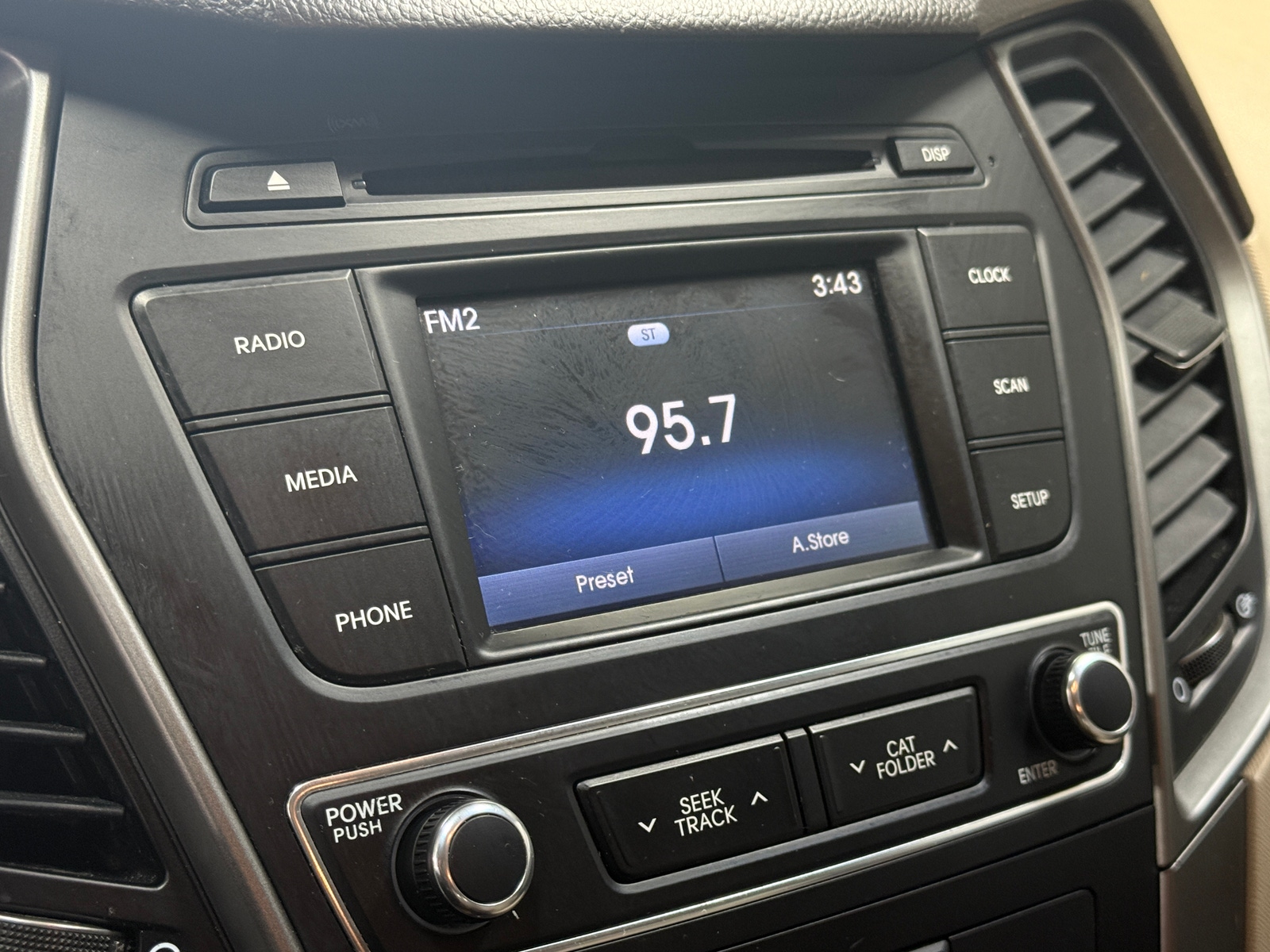 Thumbnail: 2017 Hyundai Santa Fe - 4