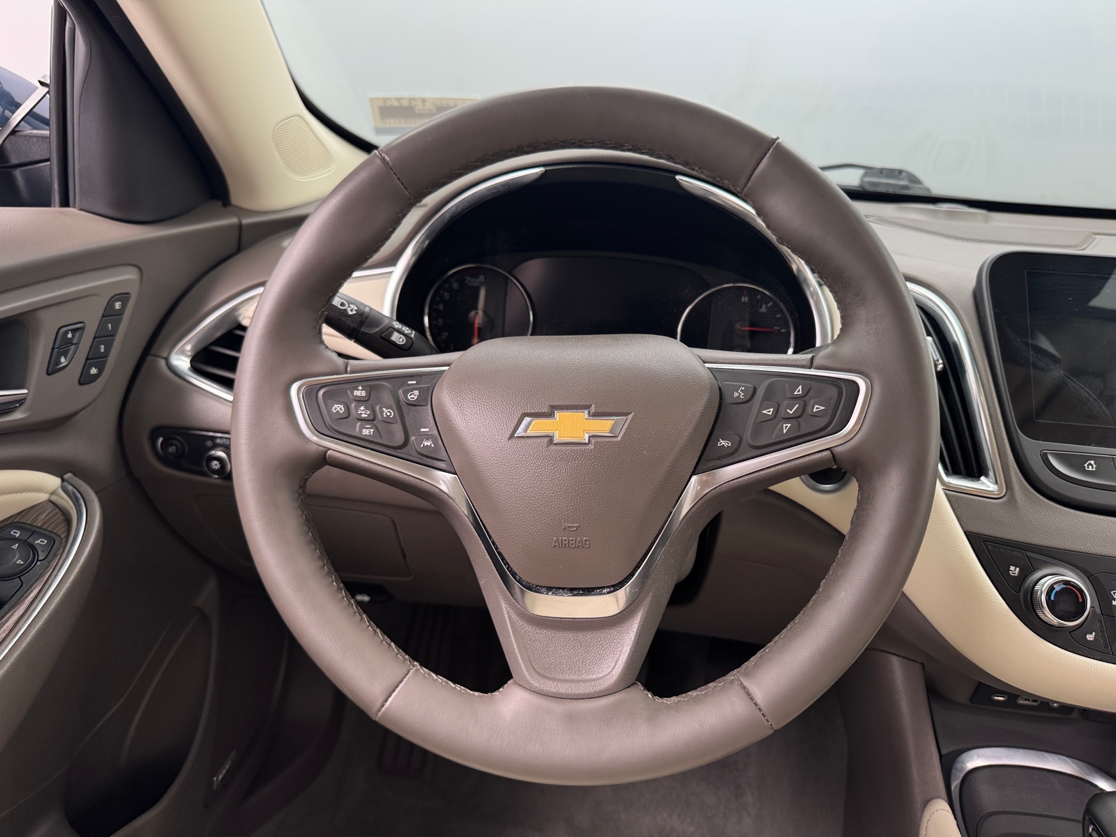 Thumbnail: 2024 Chevrolet Malibu - 4