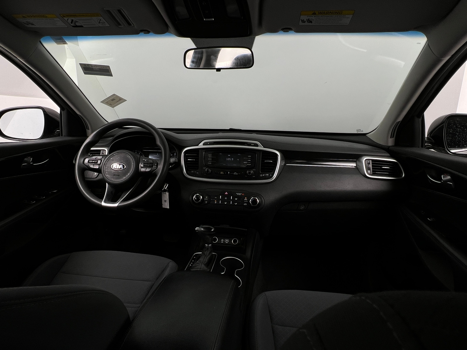 Thumbnail: 2017 Kia Sorento - 3