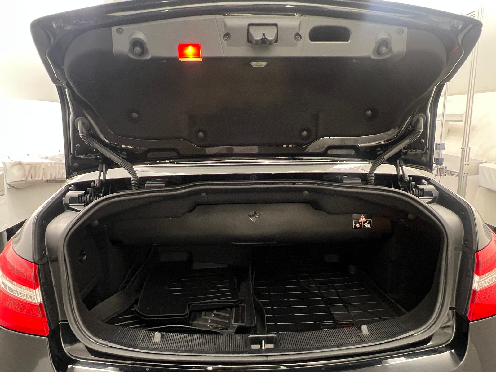 Thumbnail: 2013 Mercedes-Benz E-Class - 6