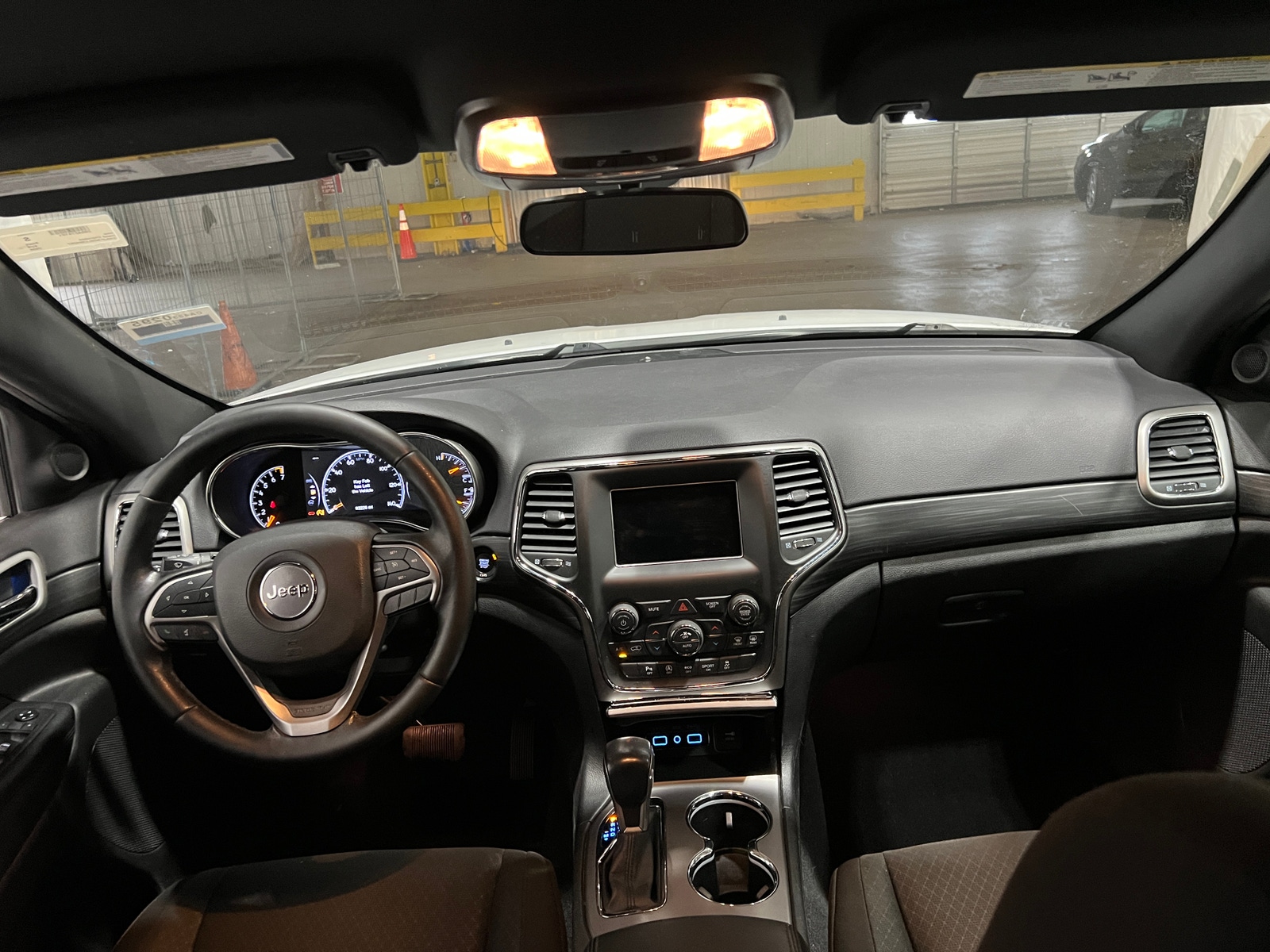 Thumbnail: 2020 Jeep Grand Cherokee - 3