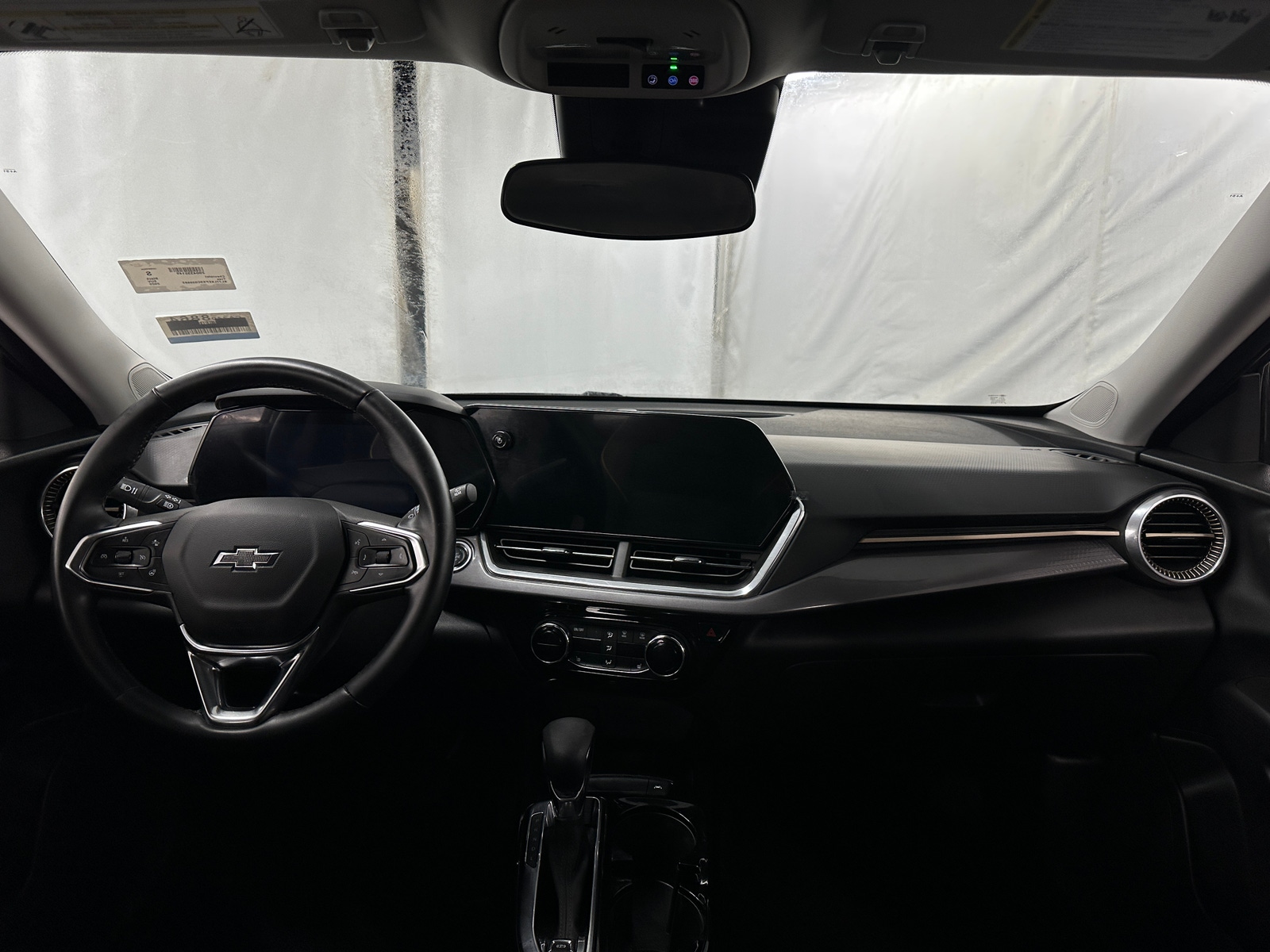 Thumbnail: 2025 Chevrolet Trax - 2