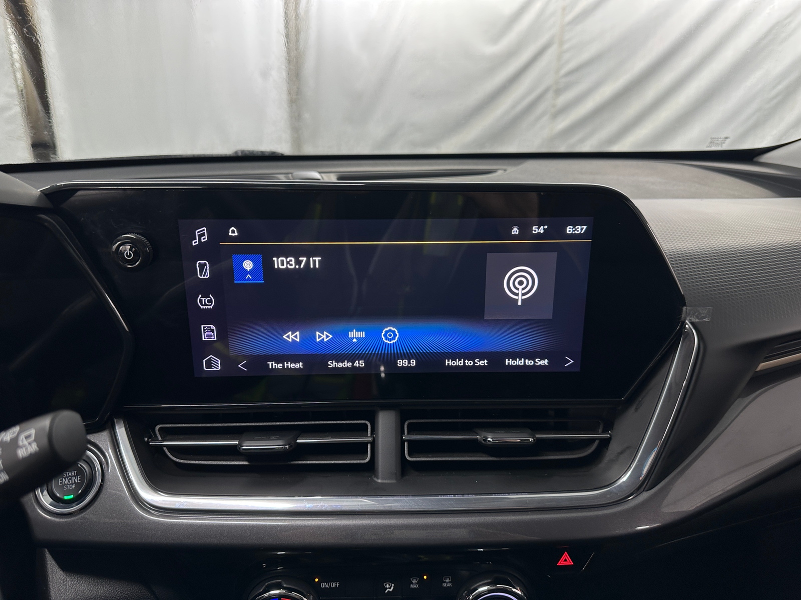 Thumbnail: 2025 Chevrolet Trax - 3