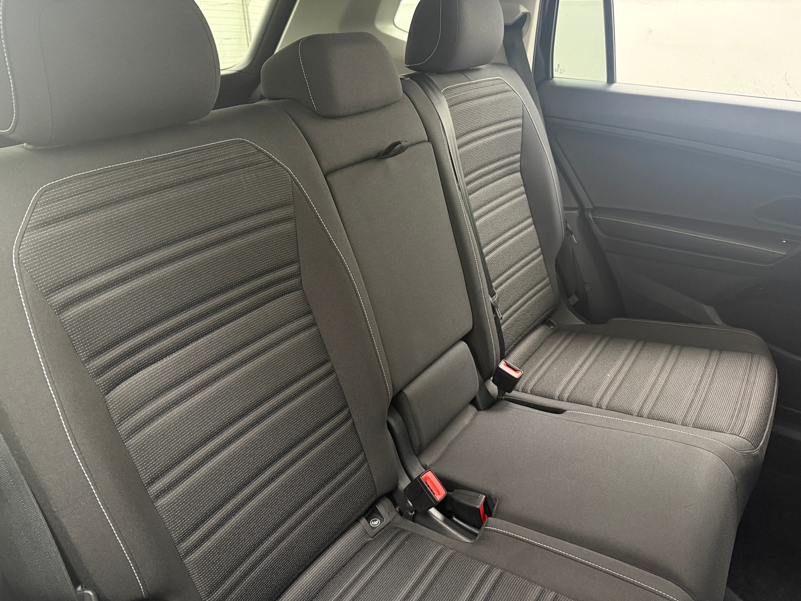 Thumbnail: 2022 Volkswagen Tiguan - 6