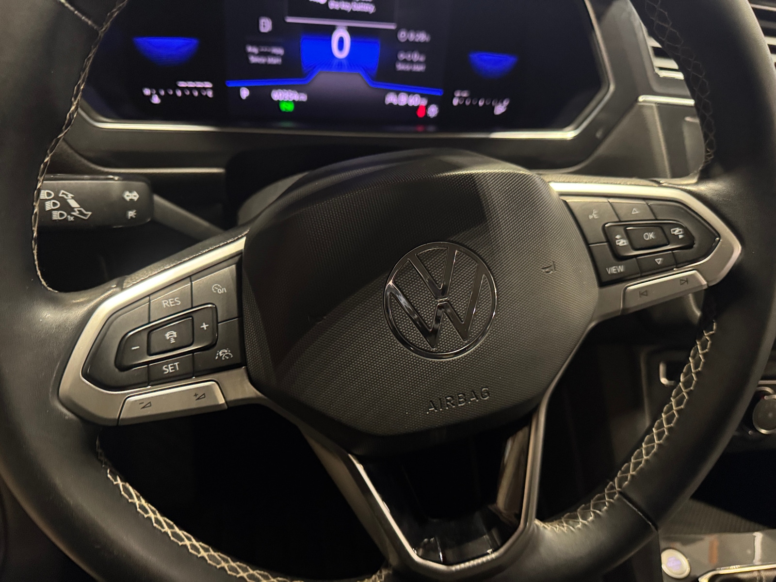 Thumbnail: 2022 Volkswagen Tiguan - 5