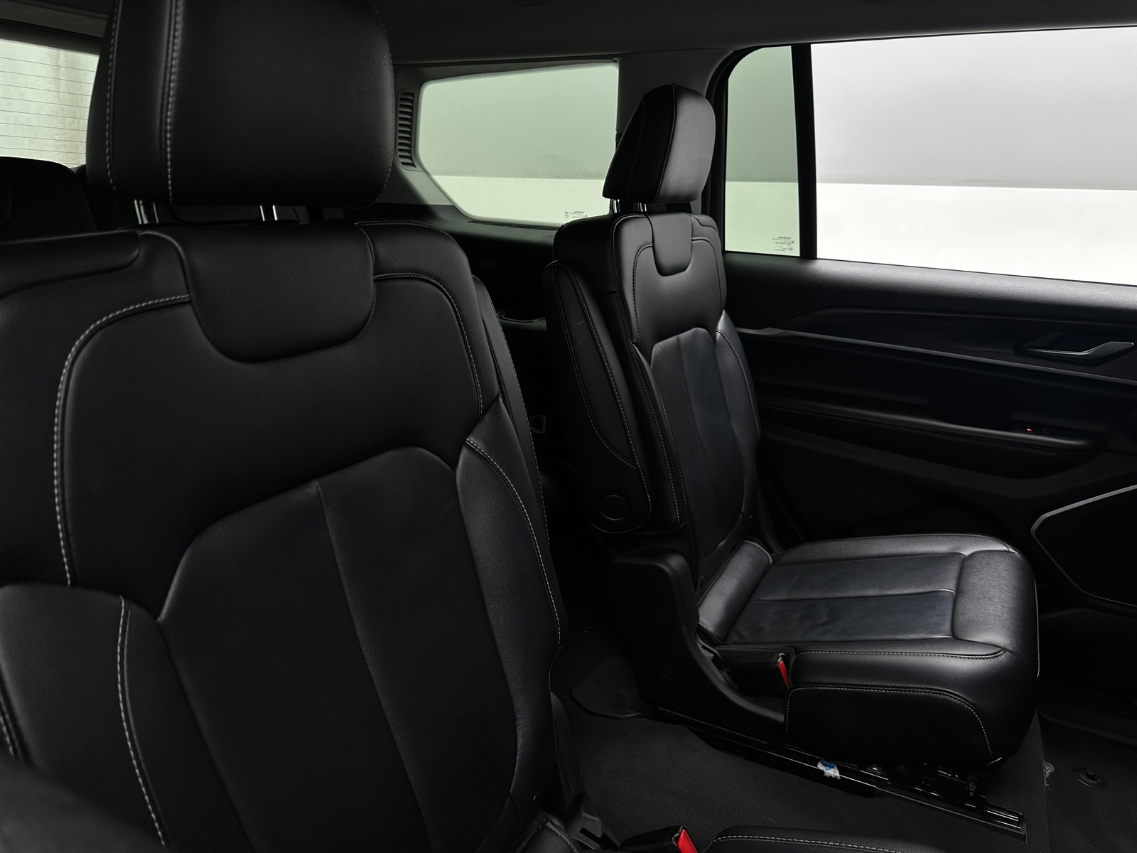 Thumbnail: 2022 Jeep Grand Cherokee L - 5