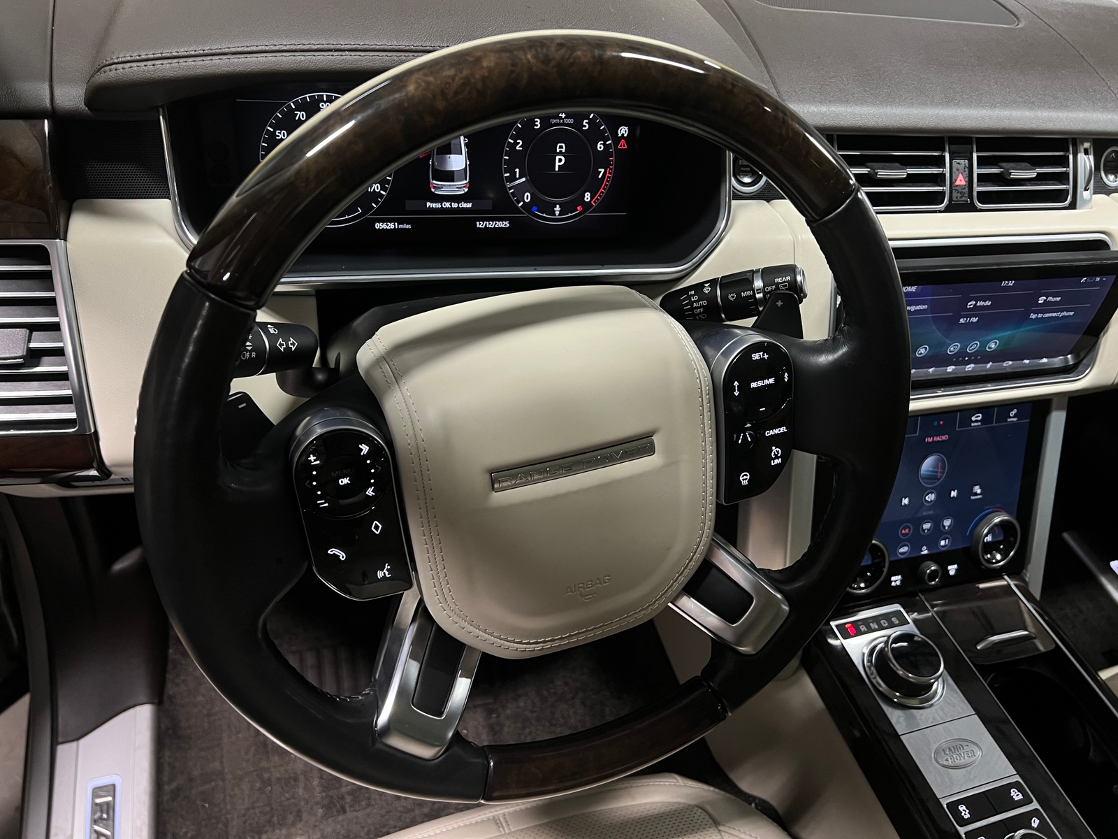 Thumbnail: 2019 Land Rover Range Rover - 4