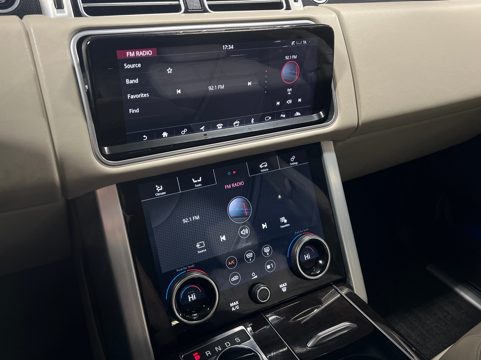 Thumbnail: 2019 Land Rover Range Rover - 3