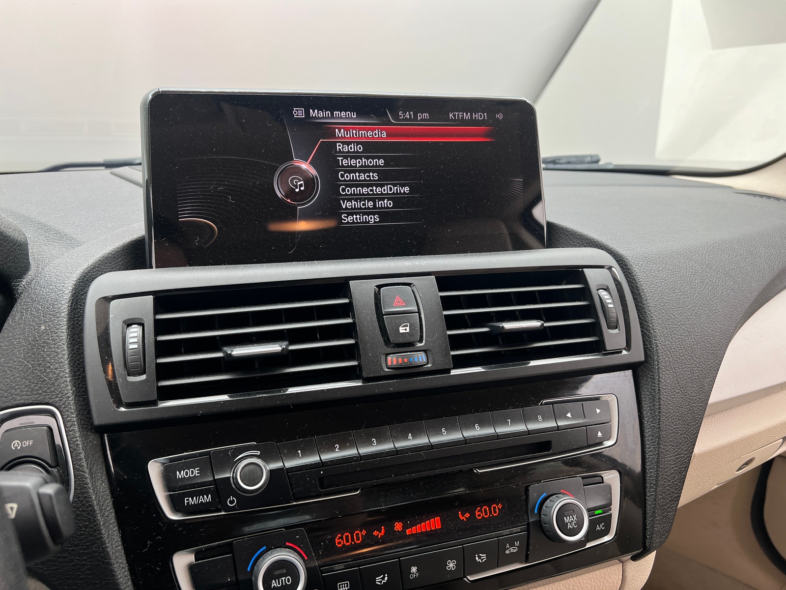 Thumbnail: 2015 BMW 2 Series - 3