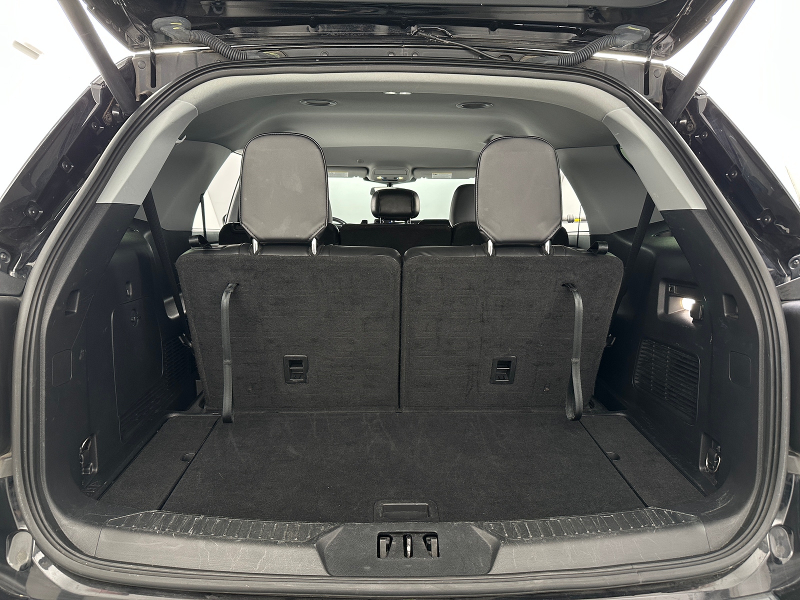 Thumbnail: 2022 Ford Explorer - 6