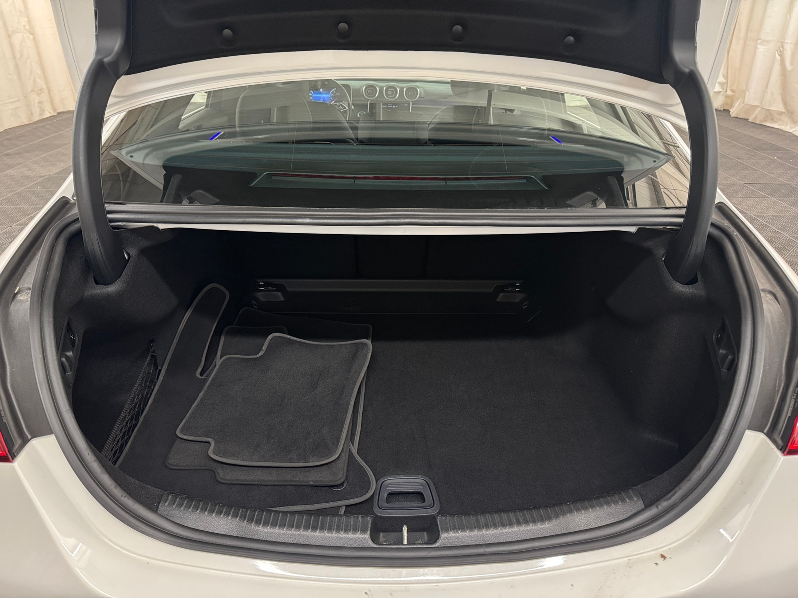 Thumbnail: 2024 Mercedes-Benz C-Class - 6