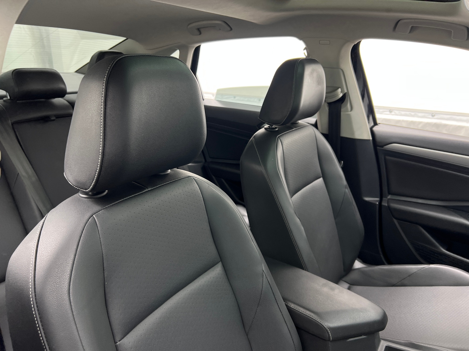 Thumbnail: 2019 Volkswagen Jetta - 2