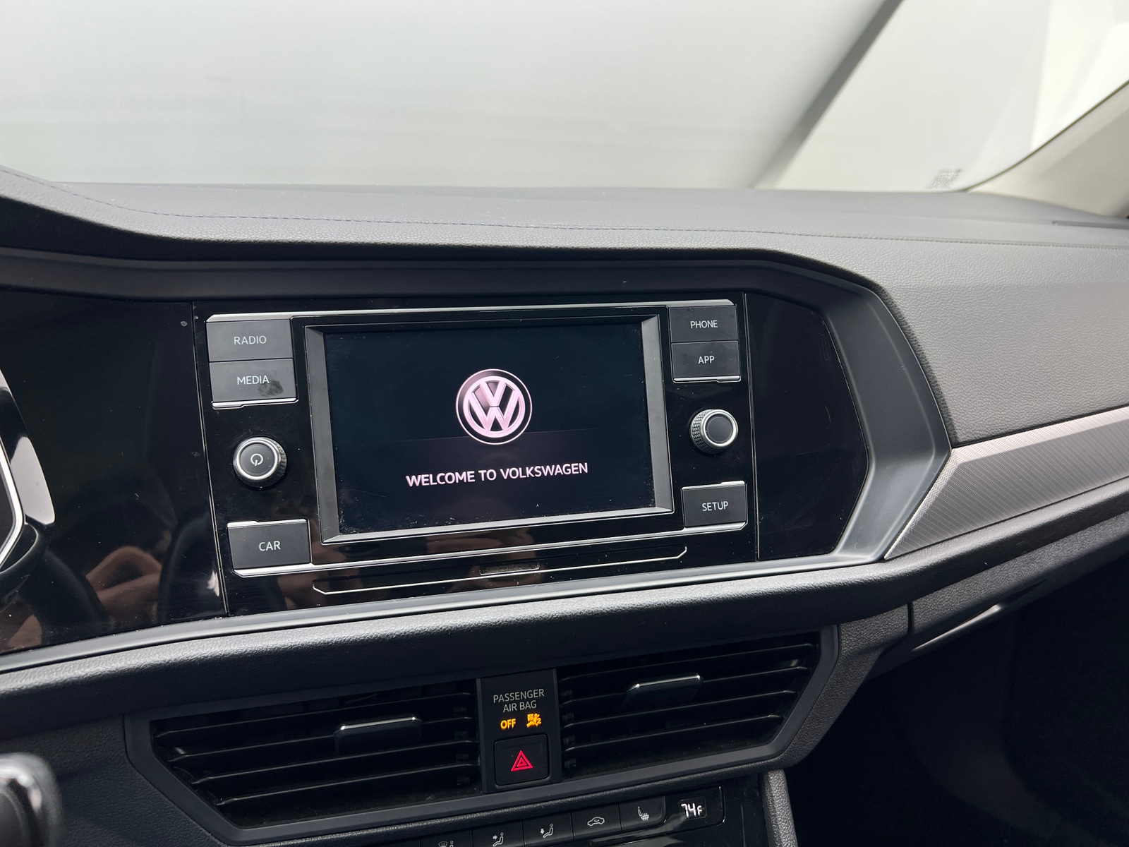 Thumbnail: 2019 Volkswagen Jetta - 4