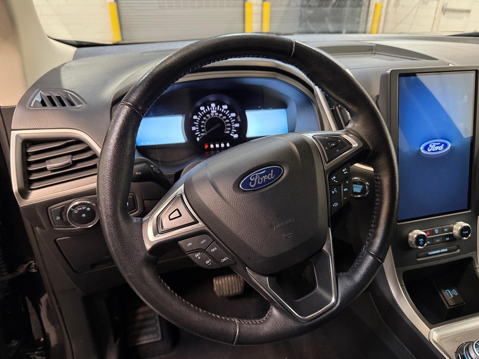 Thumbnail: 2023 Ford Edge - 4