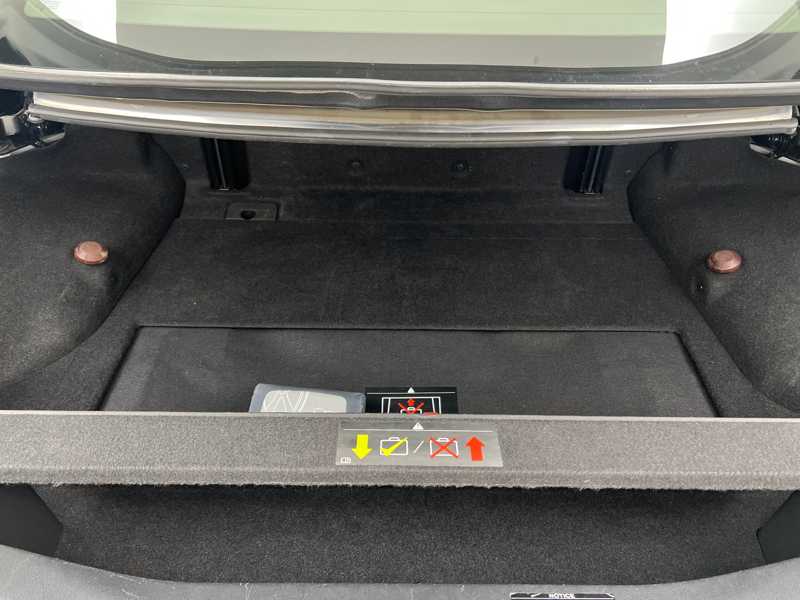 Thumbnail: 2011 INFINITI G37 - 6